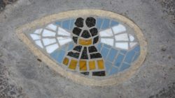 mosaic-bee
