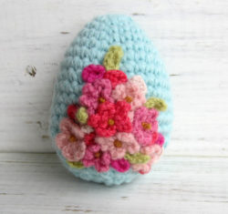 crochet_easter_egg_pink_flowers_by_meekssandygirl-d4thhvz