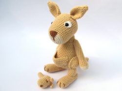 mama-kangaroo-amigurumi-crochet-pattern-989200831-600x450