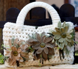 crochet small bag with flowers