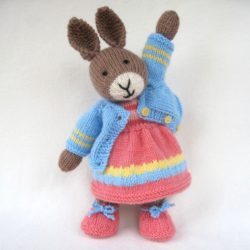 c86759bf75ebef7efc53d80d6b14f989--knitted-bunnies-knitted-dolls