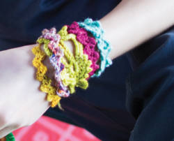 crochet_bracelets_closeup
