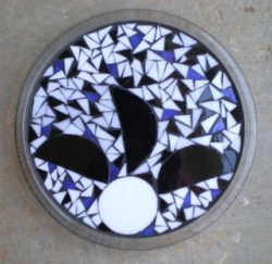 stained_glass_mosaic_trivet_coaster_or_candle_holder_205ff23c