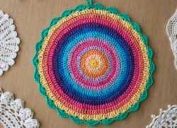 rainbow-crochet-mandala