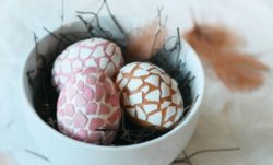 decorate-easter-eggs-mosaics-egg-shells