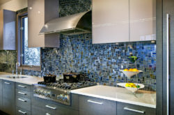 gleaming-mosaic-kitchen-backsplash-designs_297182