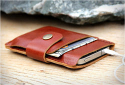 sakatan-leather-iphone-wallet