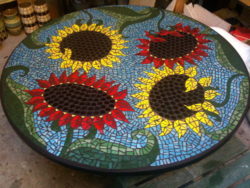 018-Elaine-Summers-Vashon-Mosaic-Art-Table-sunflowers