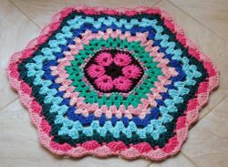 2a82ecf051dee25b8b6679d69f107b83--crochet-rag-rugs-african-flowers