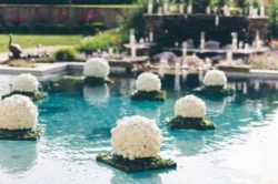 09-floating-flower-and-greenery-sculptures-right-in-the-pool
