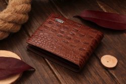 Maintain-the-quality-of-your-crocodile-leather-wallet