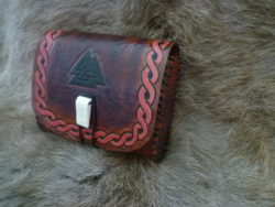 leather_viking_pouch_by_wilk13-d5a9cg1