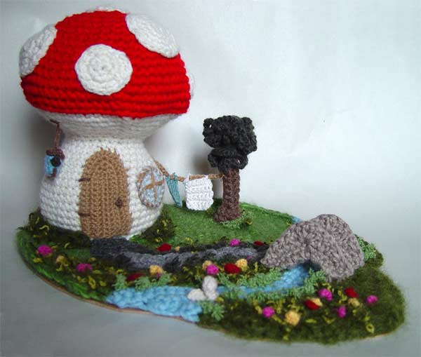 crochet_mushroom_house_2_by_meekssandygirl