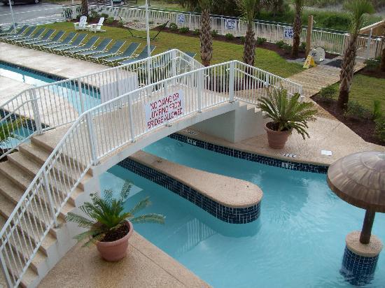 Hampton-inn-Suites-Oceanfront-Resort-Myrtle-Beach-South-Carolina-swimming-pool-bridge