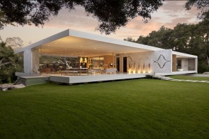 Fancy-decoration-white-house-with-amazing-and-brillinat-concept-design-and-nice-garden-with-white-foot-path