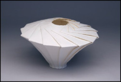robert-langs-origami-bicurve-pot-13