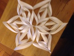 670px-User-Completed-Image-Make-a-3D-Paper-Snowflake-2014.11.05-01.16.47.0