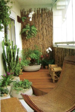53-Mindblowingly-Beautiful-Balcony-Decorating-Ideas-to-Start-Right-Away-homesthetics.net-decor-ideas-34
