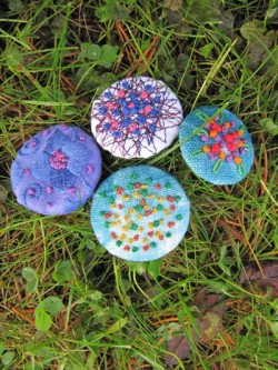 Buttons with embroidery 005