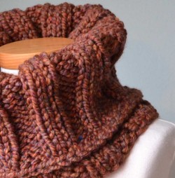 chunky_knitted_cowl_brown_f559_181b0a3c
