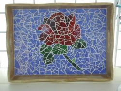 TRAY-rose red