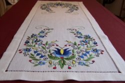 linen-table-runner-with-kashubian-embroidery-25845-1