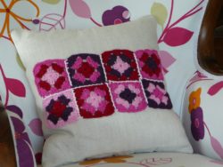 handcrafted-embroidery-on-decorative-pillow