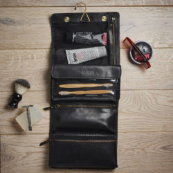 original_leather-hanging-washbag