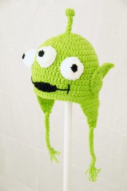 toy_alien_earflap_hat_disney_pixar_toy_story_green_crochet_beanie_a5e29d48