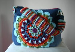 luzpatterns-com-upcycled-denim-and-crochet-bag-200-2