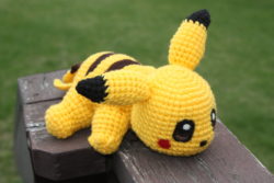 pikachu_crochet_doll_by_rdekroon-d7gqyik