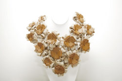 runway-leather-fabric-flower-necklace-soiree-mable-suei-257124