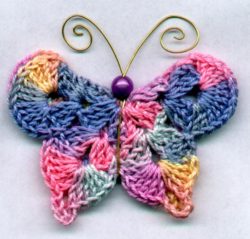 Crochet-Butterfly-Pin-or-Magnet-Free-Pattern-550x525