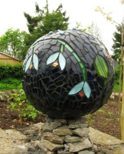 P-ball-in-garden-black-mosaic