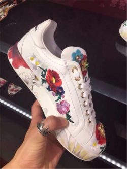 dolce-and-gabbana-embroidered-roses-flowers-black-and-white-sneakers-2