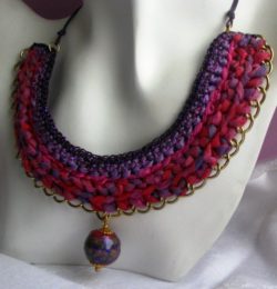 ribbon_crochet_necklace_on_chain_with_pendant_of_polymer_clay_ball_420d10f0