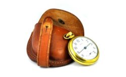 1696068-smiths-pocket-watch-in-leather-pouch-0