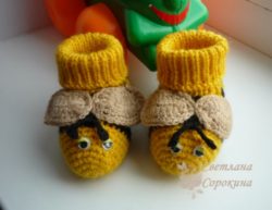 crochet-baby-booties-bees