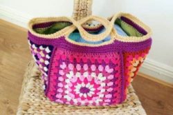 Chunky-Retro-Crochet-Bag-Free-Pattern--550x367