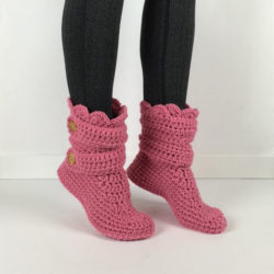 Crochet-Buttoned-Cuff-Slipper-Boots-pattern-Video2
