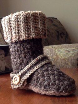 crochet-slipper-boots-pattern-for-kids-and-ladies