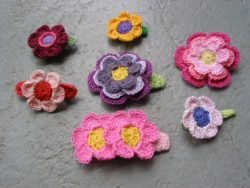 4-beautiful-handmade-crochet-hair-pins-collection-4