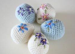 amigurumi-easter-eggs-free-crochet-pattern