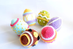 crochet_easter_egg_2013_pattern__ravelry__by_rienei-d5xc08d