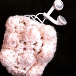 crochet-headphones-case