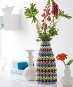 schachenmayr-sun-city-lamp-shade-and-vase-cover-crochet-pattern-free-with-purchase-[2]-15786-p[ekm]461x550[ekm]