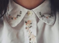 w36j9x-l-610x610-blouse-collar-flowers-floral-broderies-bottoms-white-kitchie-vintage-cute-shirt-shirts-button-embroidery-floral+blouse-hipster-colar-white+blouse-bohemian-nature-plants-flower-pret