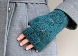 4fe9f7e9d6786ab86d60a790f68a3398--knitted-gloves-fingerless-mittens