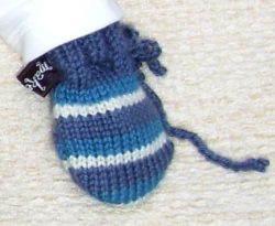 baby-knit-mitts-1_8