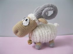 7d3300ed72d96c60ad51b8800a77f124--crochet-sheep-crochet-animals